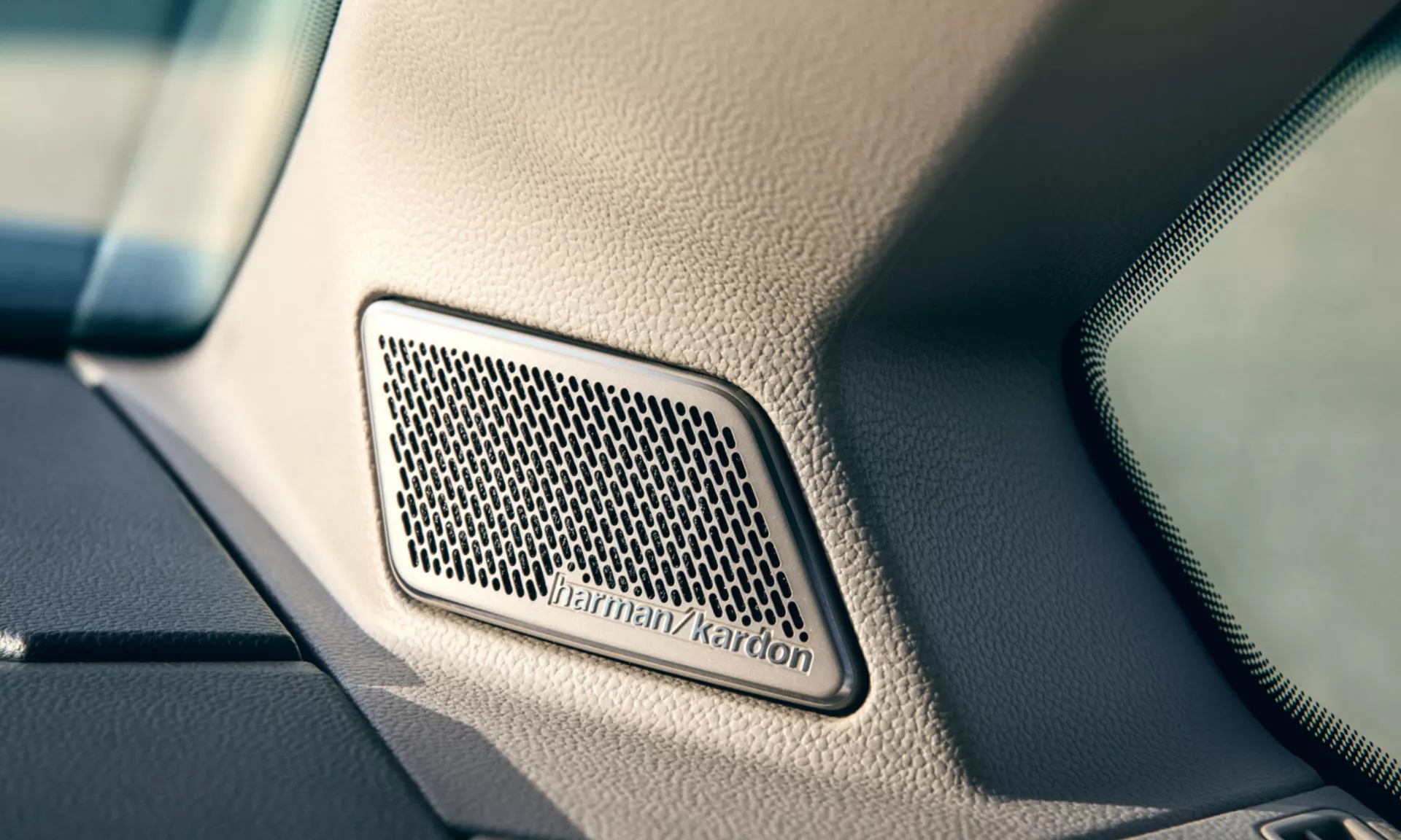 Volkswagen Caravelle premium sound system