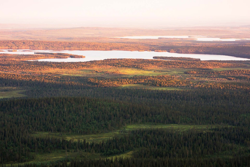 FINSKA LAPPLAND i all sin prakt. Foto: Guillem Casanova