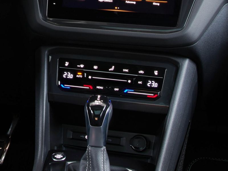 Detailed view of the touch control panel of the "Air Care Climatronic" air conditioning system in the center console in the Tiguan Allspace R-Line.