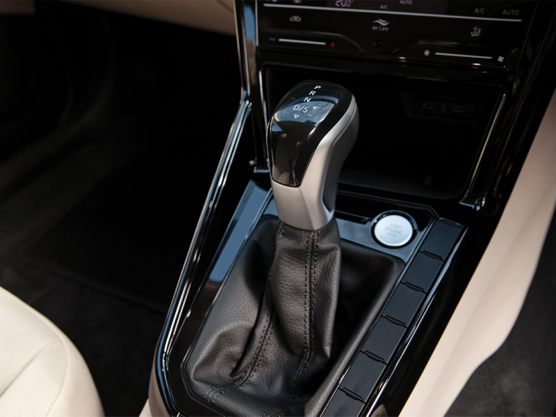 New Polo Sedan Equipment