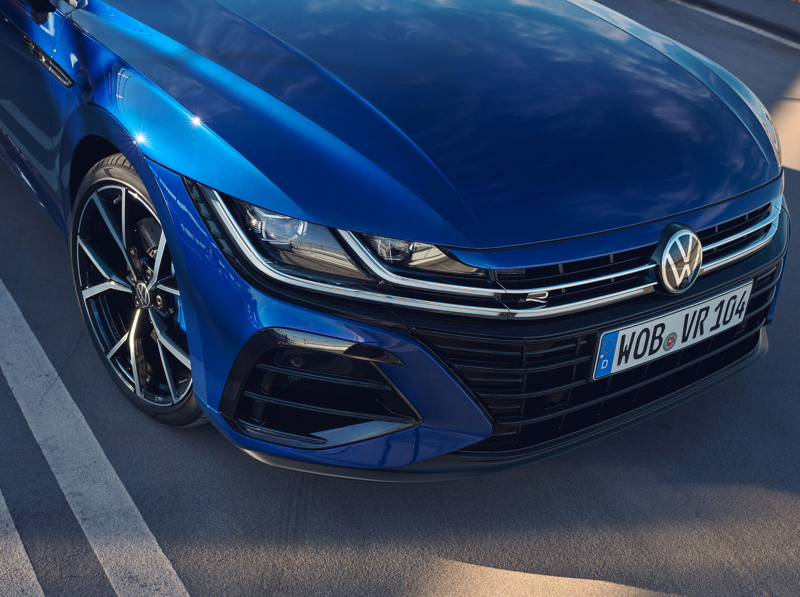 A view of an Arteon R front wheel and grill