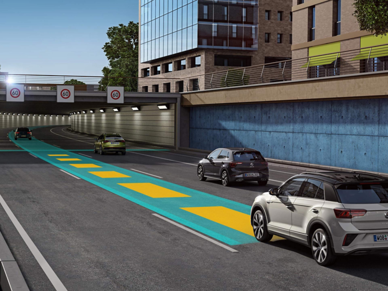 Graphic showing how travel assist work on VW T-Roc