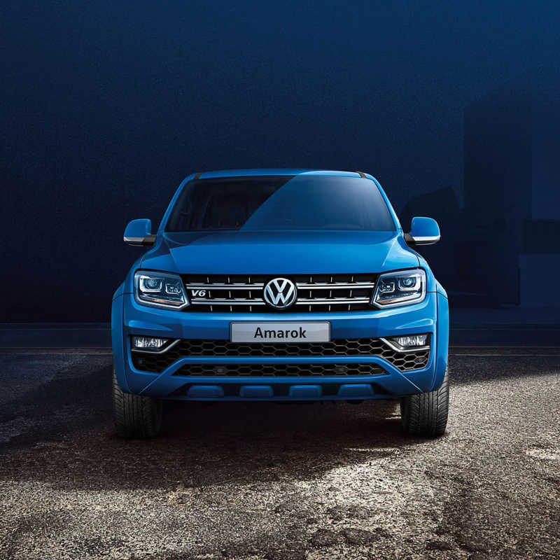 A blue VW Amarok