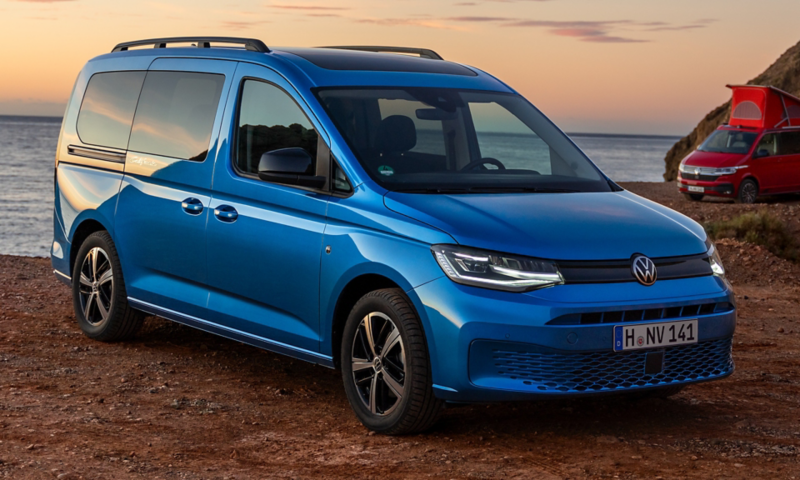 VW Caddy California och Multivan med tält på taket.