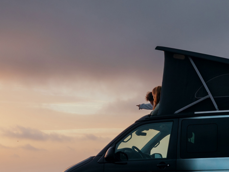 California 6.1 VW toit ouvert vue sur l'horizon