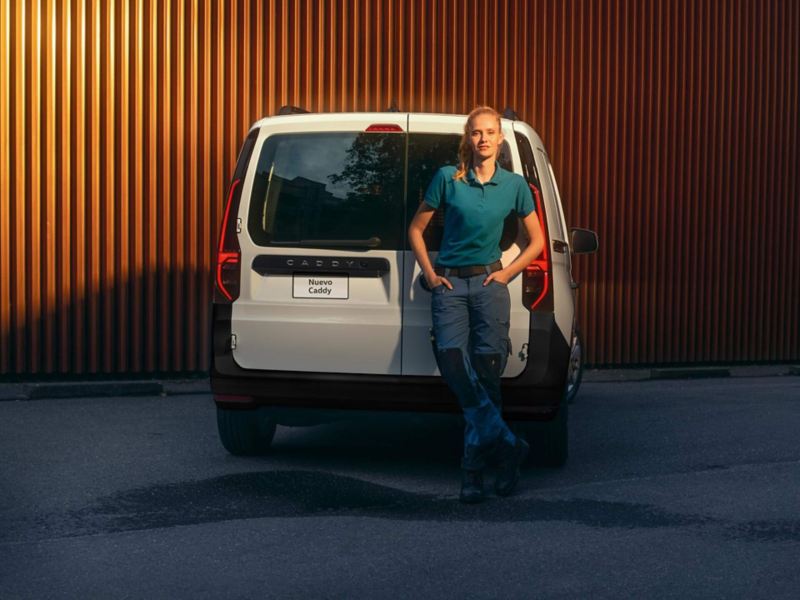 Puerta trasera del Volkswagen Caddy Cargo Van 2023
