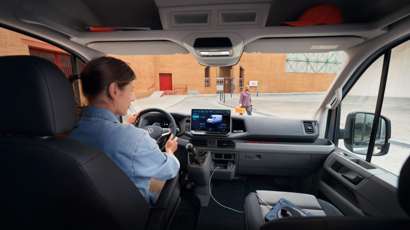VW Crafter con sistema de info entretenimiento en cabina