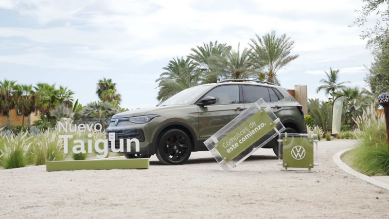 Taigun 2026 versión GT de color verde en evento de Volkswagen Day en Los Cabos. 