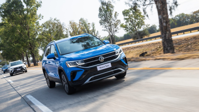 Conoce la experiencia de manejo de Nuevo Taos en viaje por carretera. El mejor SUV para viajar