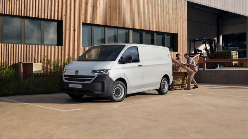 Vista exterior de Transporter Cargo Van en color blanco