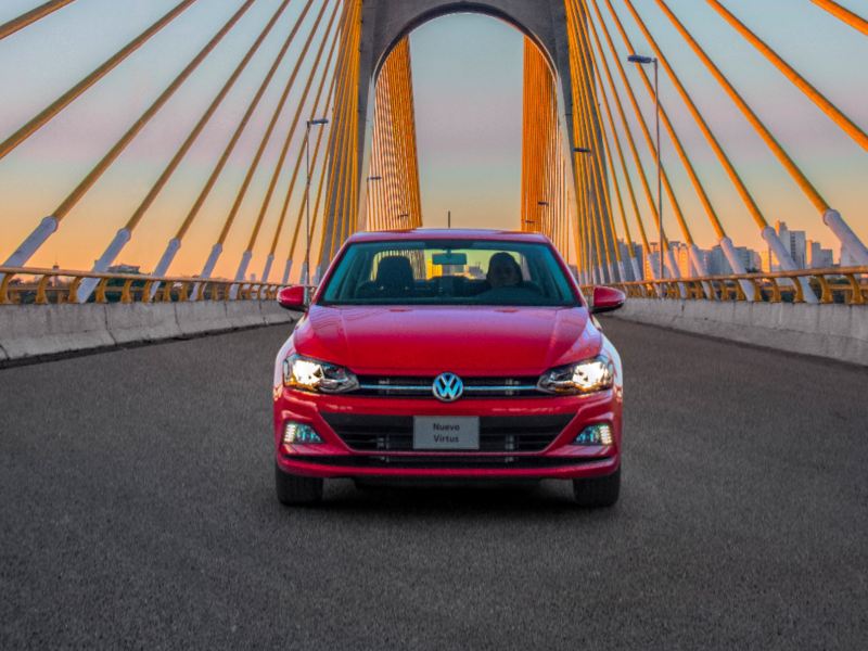 Nuevo Virtus 2020, el auto sedán sobre puente vial - Adquiérelo con Volkswagen ¡Ya!