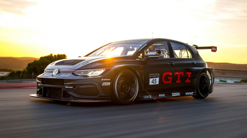 La Golf GTI Clubsport de compétition sur un circuit.