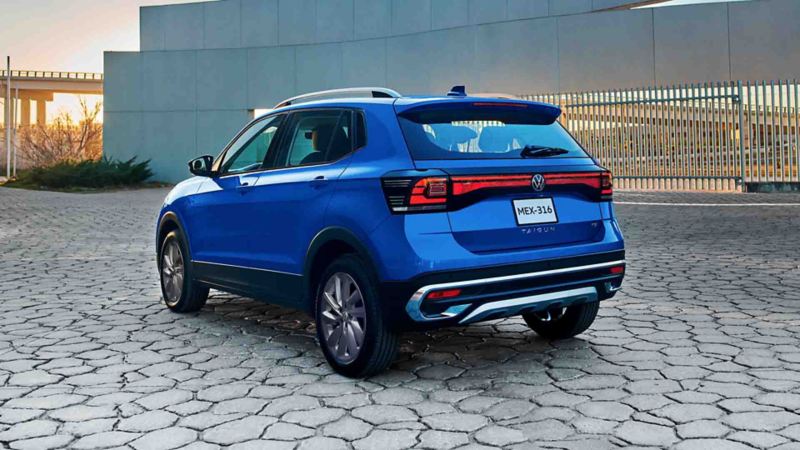 Nuevo Taigun 2023, SUV compacta de Volkswagen en color azul. 