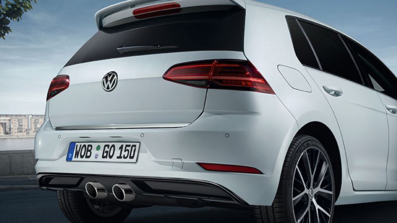 Dettaglio marmitta sportiva di Volkswagen Golf 