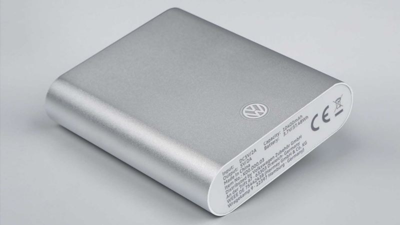Una Power Bank portatile originale Volkswagen da 10400mAh 5,5V.