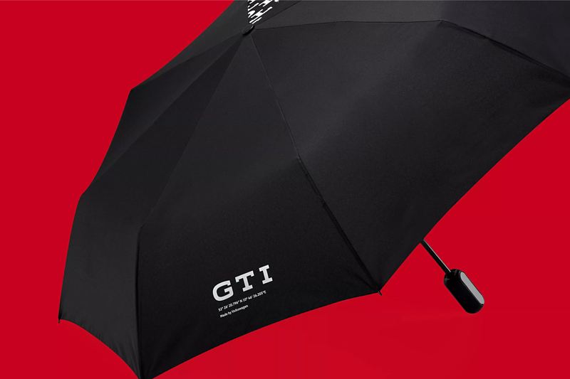 Black umbrella with DriverGear logo.