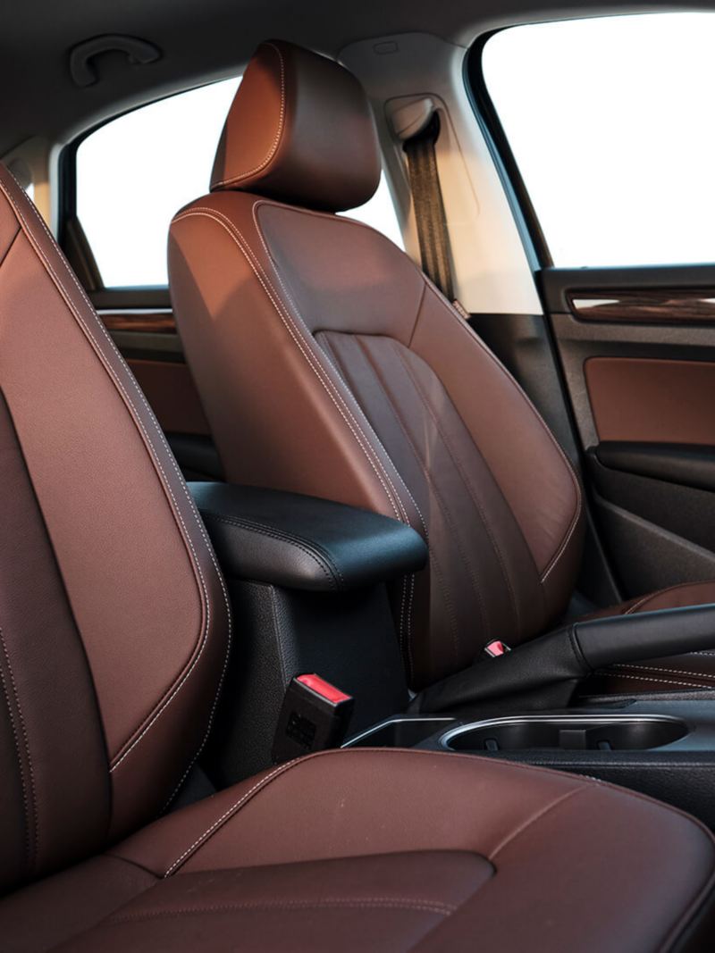 Volkswagen Passat 2020 interior with brown leather seats