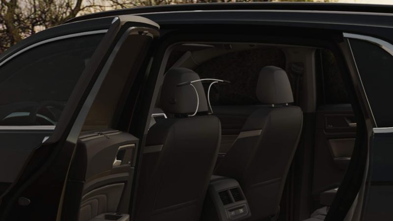 Vista de percha en camioneta SUV de Volkswagen, dentro de la aplicación Virtual Studio.
