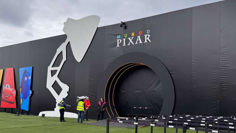 Experior de Mundo Pixar CDMX. Exposición abierta de diciembre 2023 a abril 2024.