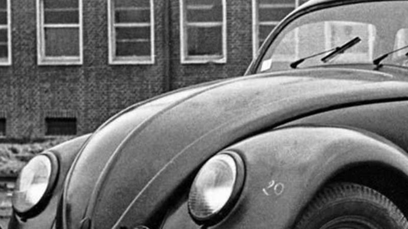 Vocho, el primer automóvil de Volkswagen creado en los años 50