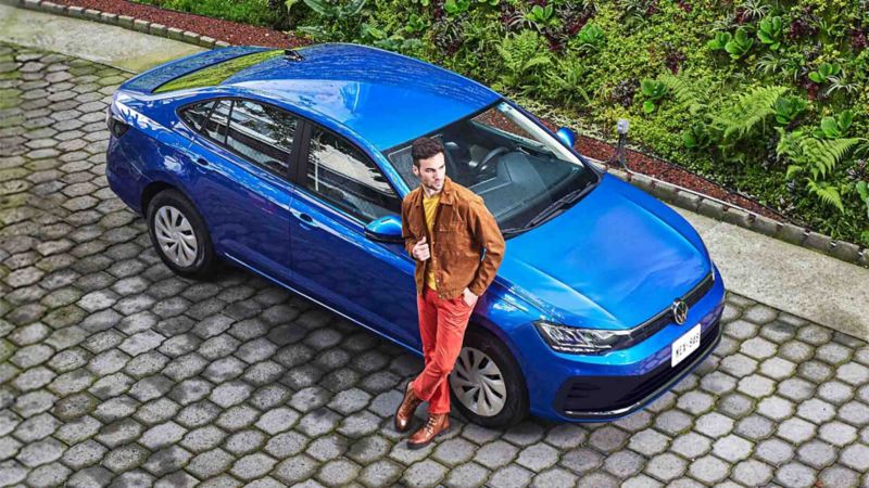 Volkswagen Virtus 2023. Carro para 5 pasajeros en color exterior azul.