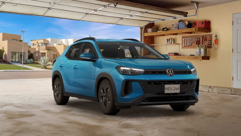 Volkswagen Tera 2026 en color azul estacionado dentro de un garage de residencia urbana.