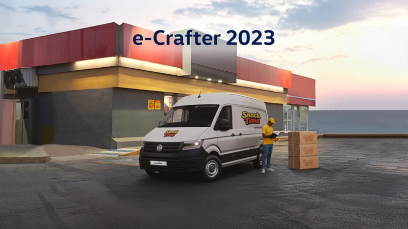 Promoción en camioneta de carga tipo Van e-Crafter eléctrica
