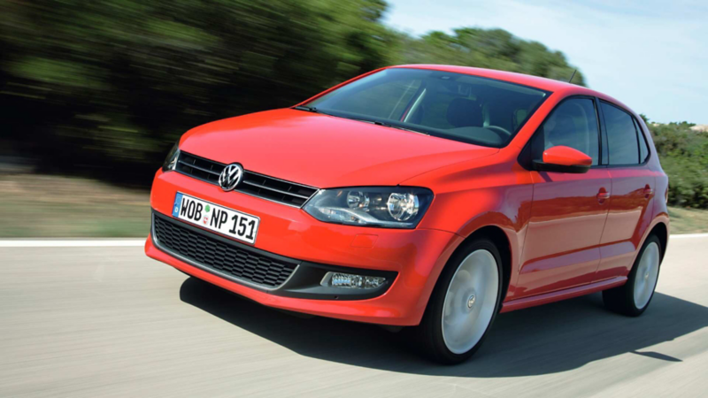 Quinta generación de Volkswagen Polo en color rojo.