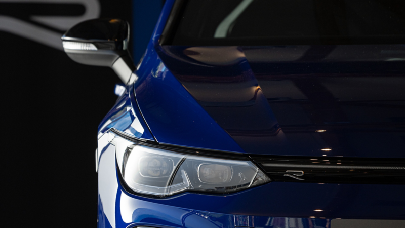 Front-Scheinwerfer links vom Golf R ersichltich