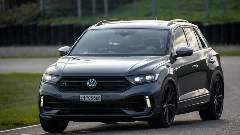 T-Roc R auf der l'anneau du Rhin Strecke