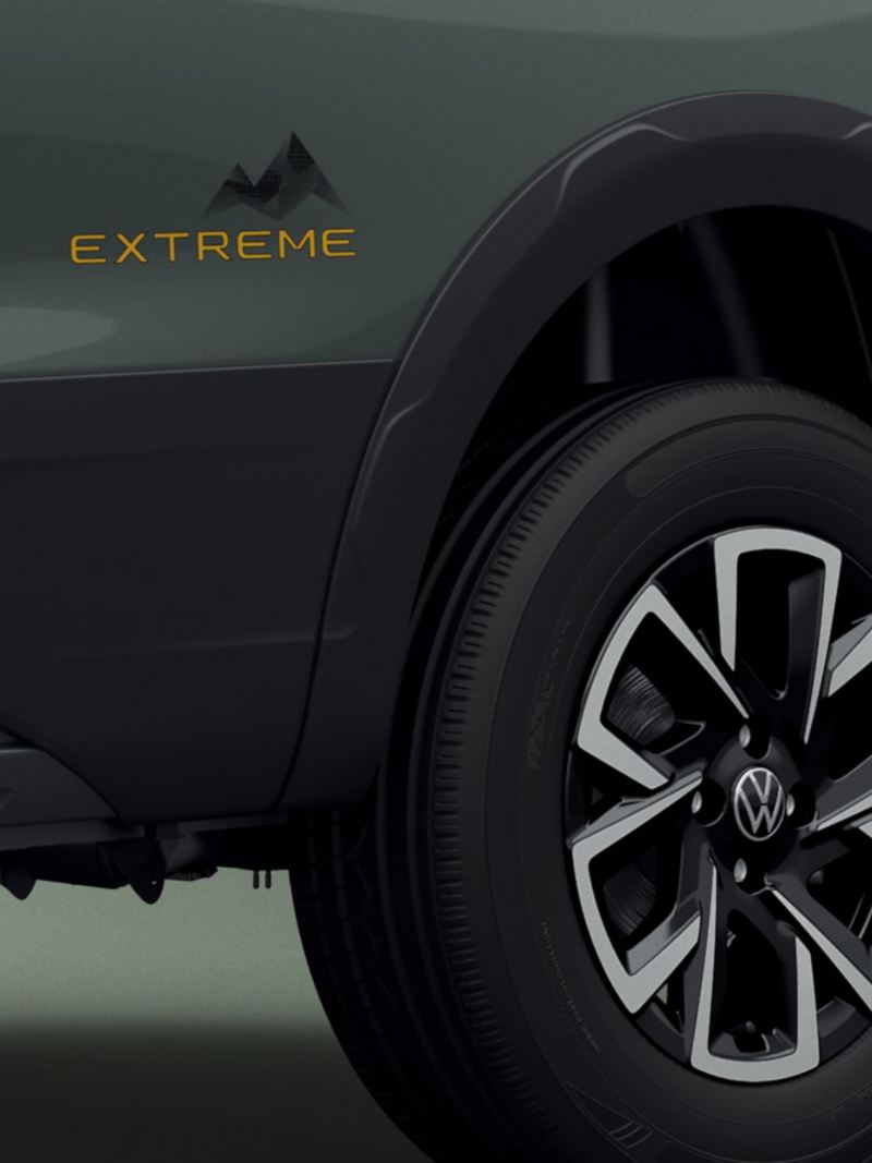 Rines, guarda barros y elemento decorativo en Volkswagen Saveiro Extreme.