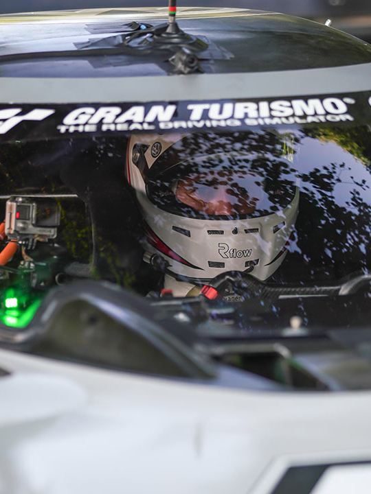 Romain Dumas i cockpittet i Volkswagen ID.R ved Goodwood Festival of Speed 