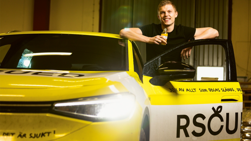 Truls Christenson på Rscued vid sin VW ID. elbil.