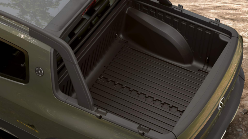 Batea de Saveiro Extreme 2026 con cubierta rígida y compartimento de carga amplio.