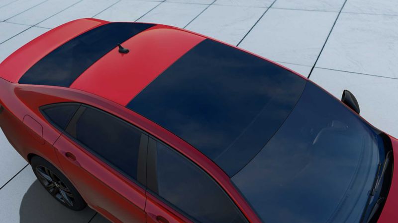 Techo de Nuevo Jetta 2022, auto sedán en color rojo. 
