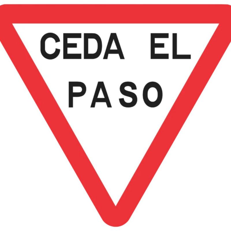 Señal de tránsito ceda el paso.