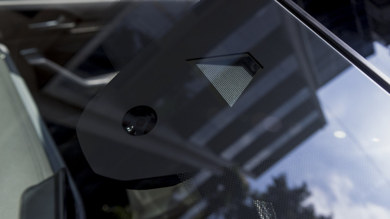  Sensor de lluvia ubicado en parabrisas de Volkswagen Jetta 2025, edición Sportline. 
