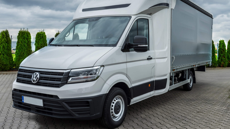 Volkswagen Crafter z zabudową skrzyniową. 