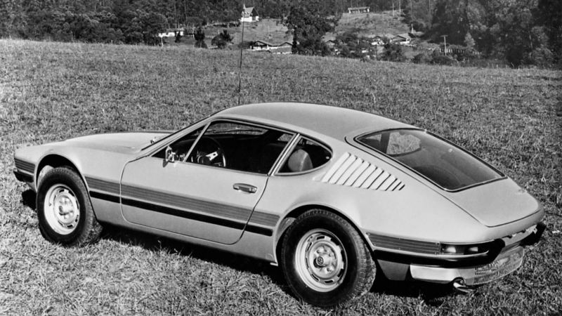 La sportive Volkswagen SP2 dans une photo d'époque en noir et blanc.