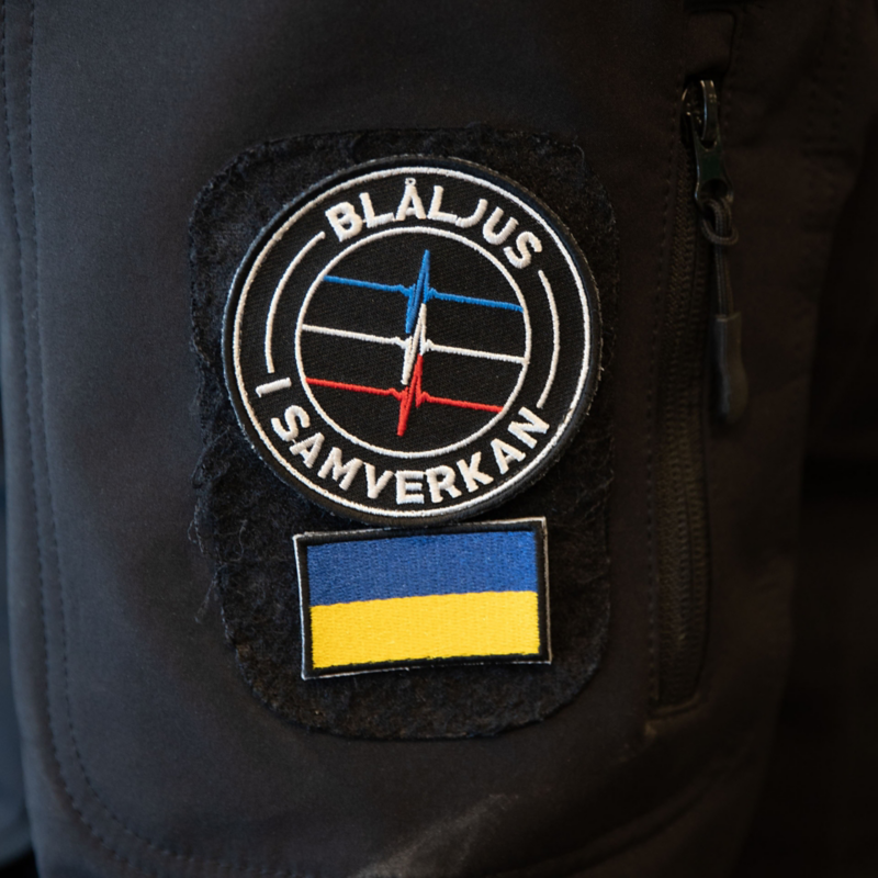 Stiftelsen Blåljus i Samverkans logotype på en jacka
