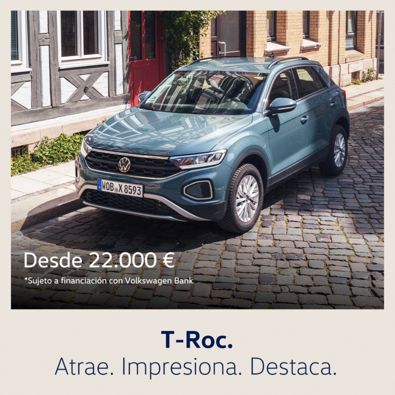 T-Roc azul, vista delantera izquierda. Texto promoción: Desde 22.000€. Sujeto a financiación con Volkswagen Bank.