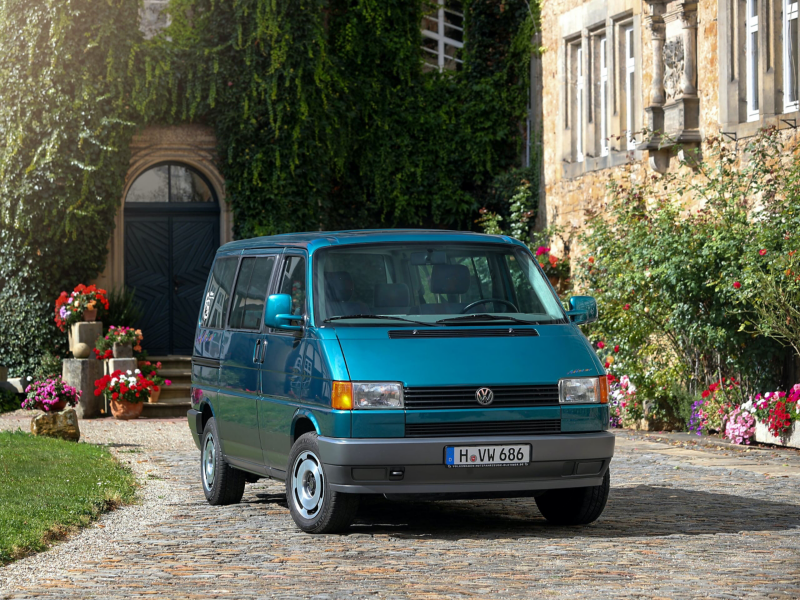 Wprowadzony na rynek w marcu, dokładnie 70 lat temu: Volkswagen „Bulli” najdłużej na świecie produkowanym samochodem dostawczym.