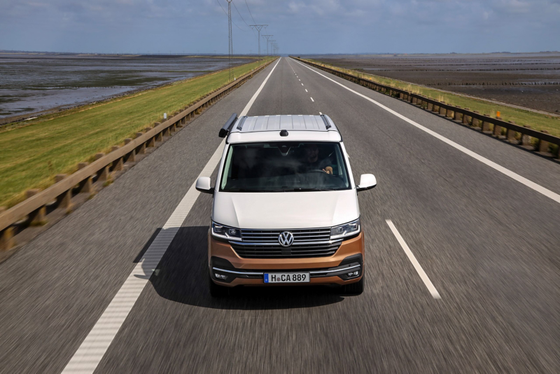 Volkswagen California 6.1 na drodze