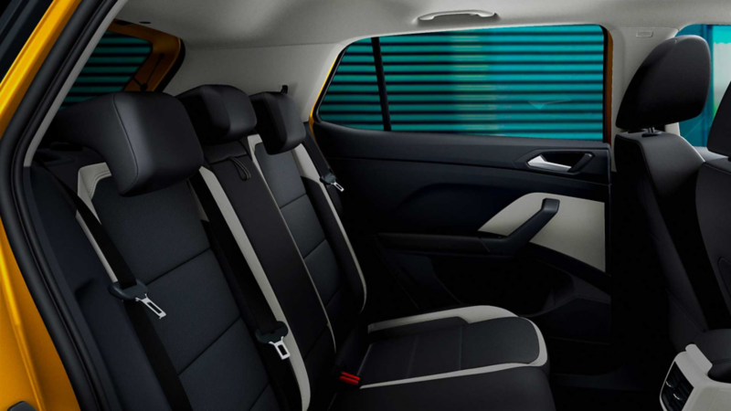 Asientos traseros de T Cross 2022, camioneta SUV de Volkswagen.