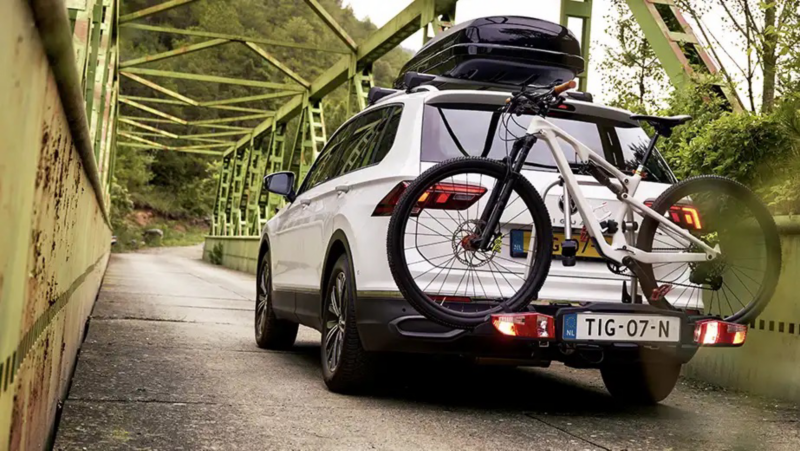 Fietsendrager op witte tiguan