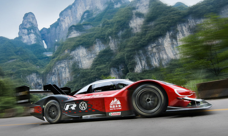 Volkswagen ID.R i rekordform i Tianmen-bergen i Kina.