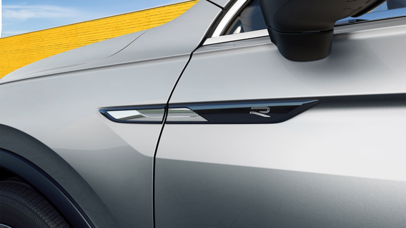 Imagen de la puerta lateral izquierda de camioneta SUV Nuevo Tiguan VW.