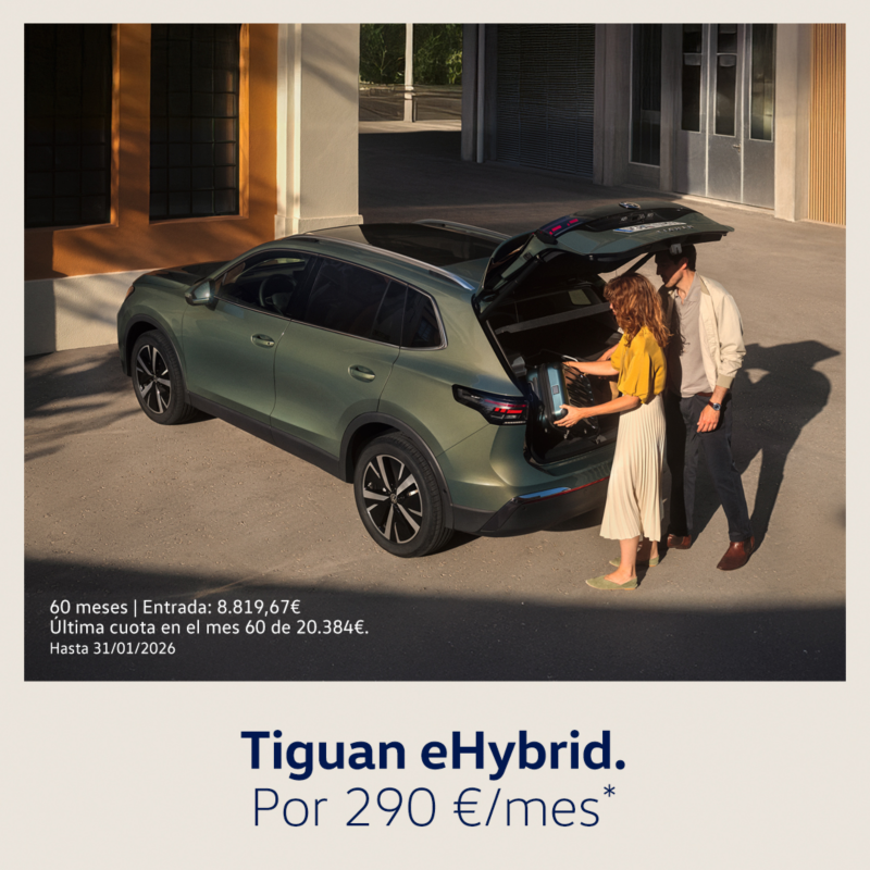 Volkswagen Tiguan eHybrid rojo, vista trasera, con cargador eléctrico. Descuentos especiales campaña remate final, solo hasta el 31 de diciembre, con hasta 8.000€ de descuento. Sujeto a financiación con Volkswagen Bank