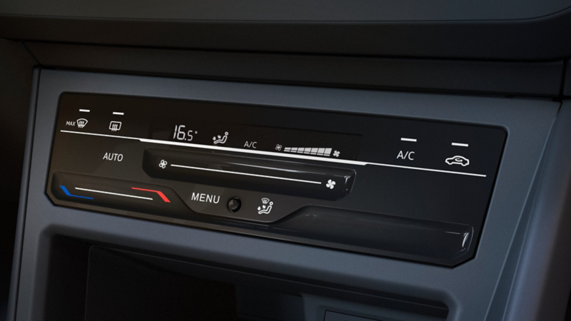 Panel Climatronic de Volkswagen con botones para desempañar cristales.