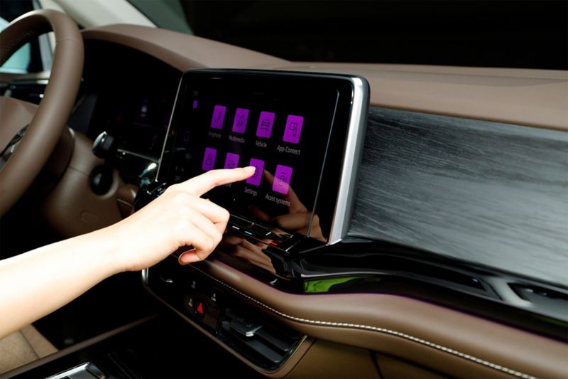 Hệ thống giải trí màn hình cảm ứng 12 ich, kết nối Apple CarPlay, USB , Bluetooth của Volkswagen Viloran